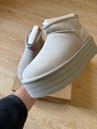 UGG Classic Ultra Mini Platform Boot Seal 41 EU