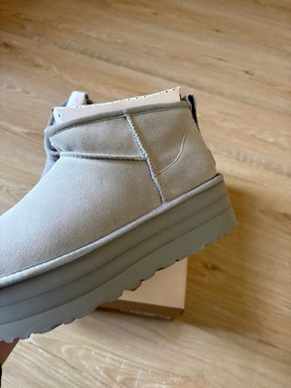 UGG Classic Ultra Mini Platform Boot Seal 41 EU