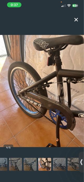 Bicicleta BMX Negra y Azul