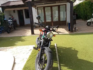 Honda Rebel CMX500A Custom Roja