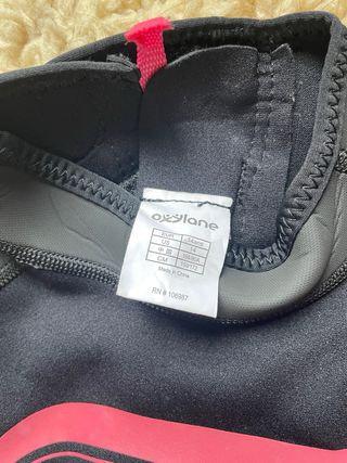 Traje neopreno 159/172cms y escarpines n•35/36
