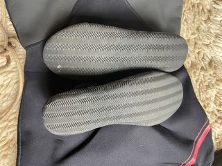 Traje neopreno 159/172cms y escarpines n•35/36