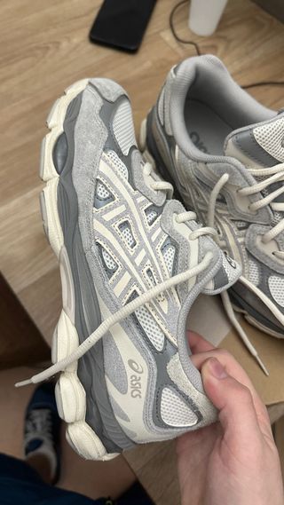 Asics Gel NYC Uomo 41.5 Beige/Grigio Nuove Scatola