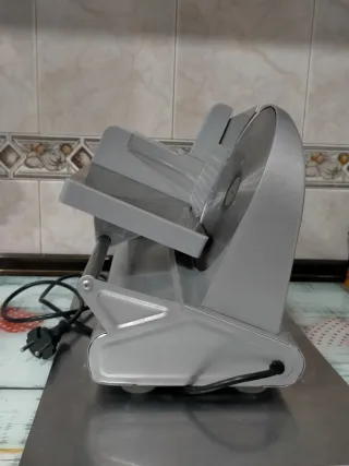 Affettatrice per salumi