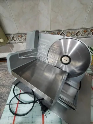 Affettatrice per salumi