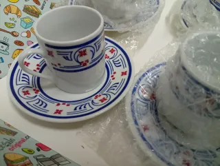 Juego 6 tazas porcelana azul y blanco sin usar