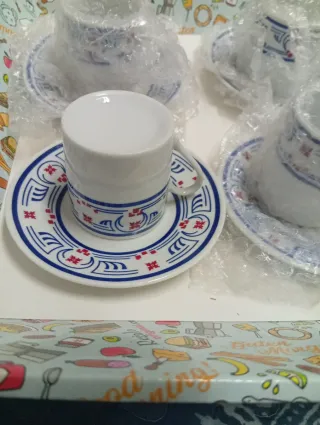 Juego 6 tazas porcelana azul y blanco sin usar