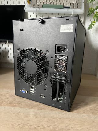 HP Microserver Gen 7 N40L + SSD 120GB