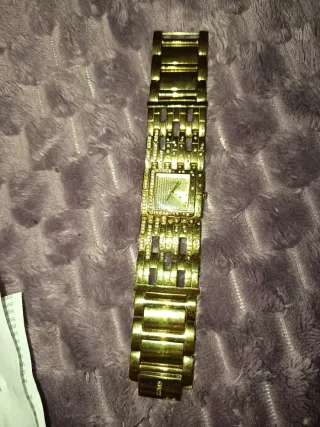 Reloj GUESS WATERFALL Dorado Mujer