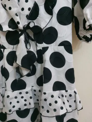 Bata flamenca con piquillo lunares