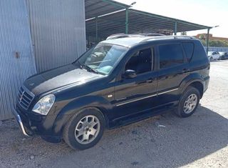 Aletín delantero izquierdo ssangyong rexton 460041