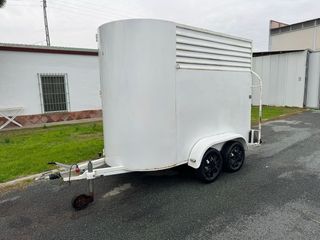Remolque Van Caballos Matrícula Blanca