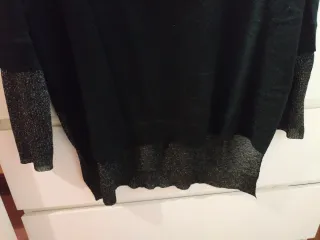 Jersey mujer negro con detalles plateados