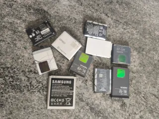 Lote de teléfonos móviles antiguos