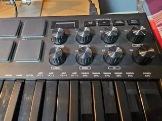 Teclado MPK Mini Akai Special Edition Black