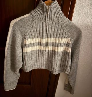 Jersey corto de cuello alto con cremallera