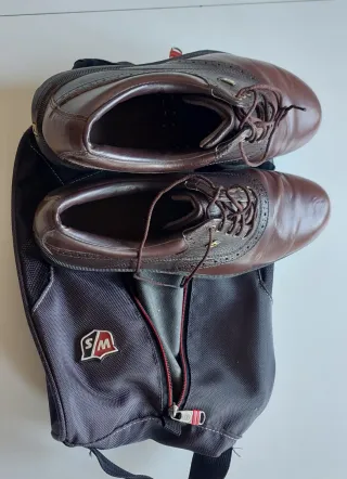 Scarpe 42 golf Callaway e custodia Wilson Staff