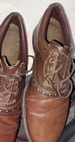 Scarpe 42 golf Callaway e custodia Wilson Staff