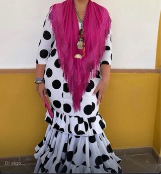 Traje Flamenca Blanco y Negro Lunares