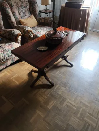 Mesa de salón abatible de madera