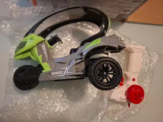 Triciclo acrobático RC para niños