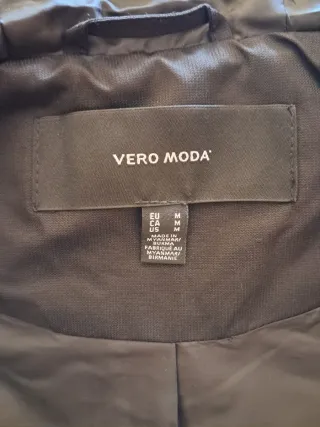 Abrigo acolchado Vero Moda negro