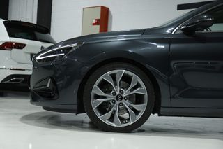 Hyundai i30 Fastback FULL EQUIP 160cv Pegatina ECO