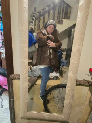 Abrigo de pieles marrón