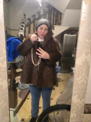 Abrigo de pieles marrón