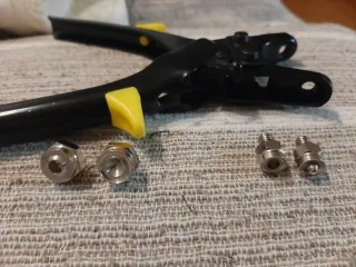 Alicates para ojales metálicos