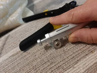 Alicates para ojales metálicos