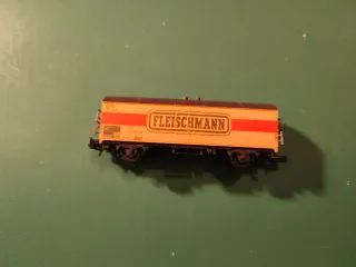 5 Vagoni Frigoriferi merci scala N