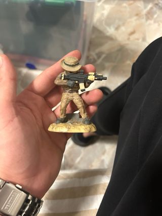 Call of Duty: Modern Warfare PS4 + Figura