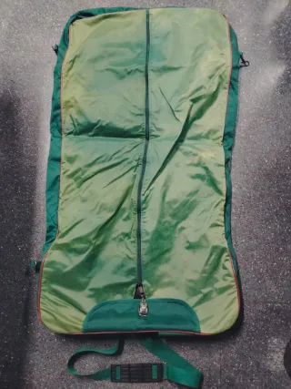 Porta trajes / Porta abrigos verde