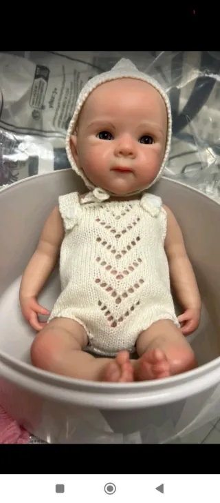 Muñeca bebé realista silicona pintada