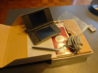 Nintendo DSi XL completa