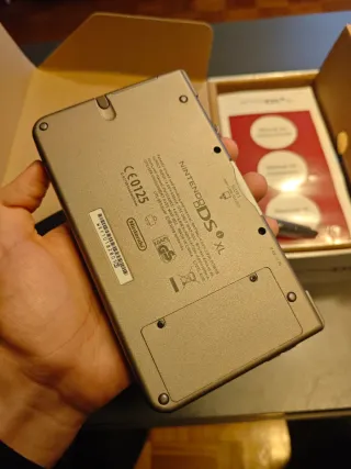 Nintendo DSi XL completa