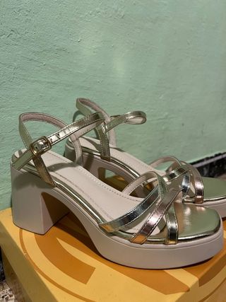 Tacones color metalizados