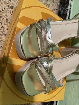 Tacones color metalizados