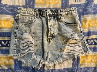 Shorts jeans con borchie taglia L