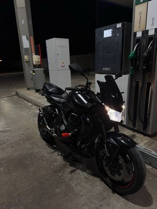 Kawasaki Z750 Naked Negra