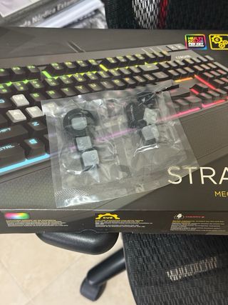 Teclado Mecánico Corsair STRAFE RGB