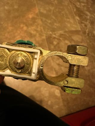 Desconectador de Bateria Coche para Polo Negativo.