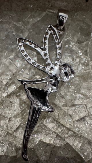 Colgante hada de plata.