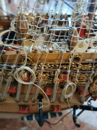 Maqueta Galeón ingles SOBERANO DE LOS MARES 115x90x20 cm + vitrina a medida