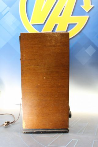 Antigua Radio de Válvulas Castilla. Radio Capilla Castilla 36A años 30.