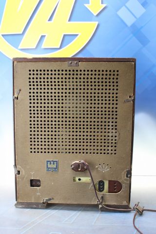 Antigua Radio de Válvulas Castilla. Radio Capilla Castilla 36A años 30.