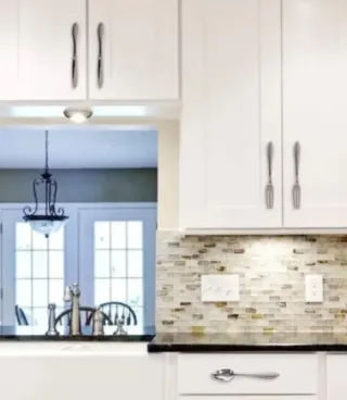 3 tiradores diseño cubiertos metal plateado