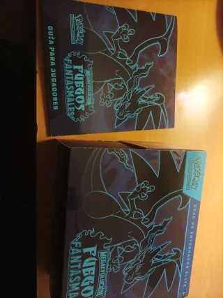 Caja Entrenador Élite Pokémon Fuego Fantasmal