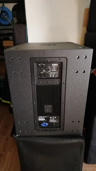 Yamaha DXS15mkII Subwoofer Activo 15